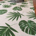 CHEMIN DE TABLE EN TISSU « MOTIF PALMIERS »